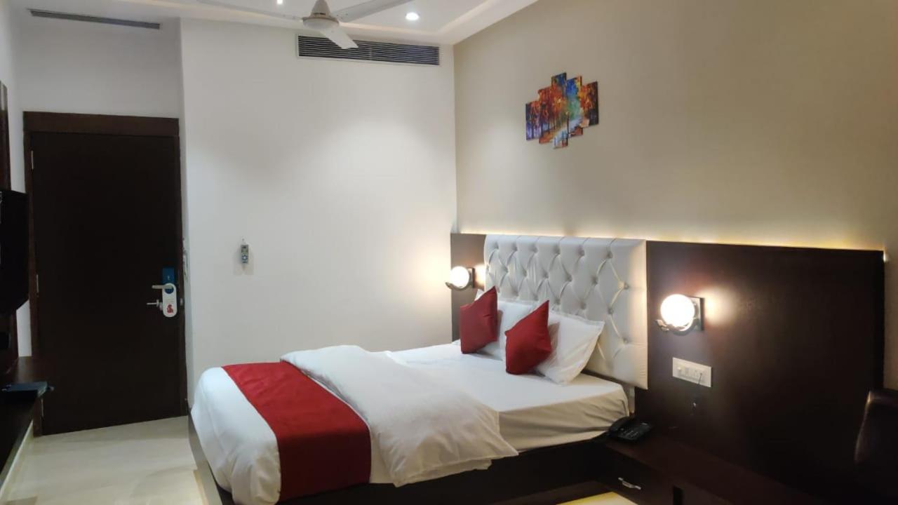 Hotel Relax Bhopal Eksteriør bilde