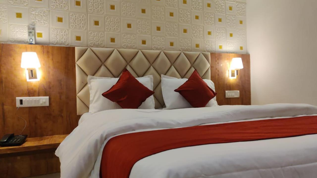 Hotel Relax Bhopal Eksteriør bilde
